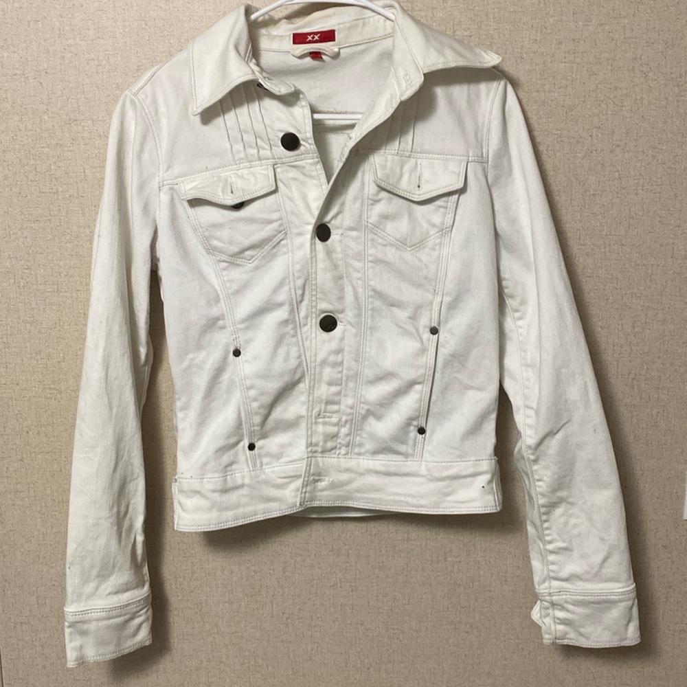 White blue jean jacket by XX Jeans. Size is medium condition it good.